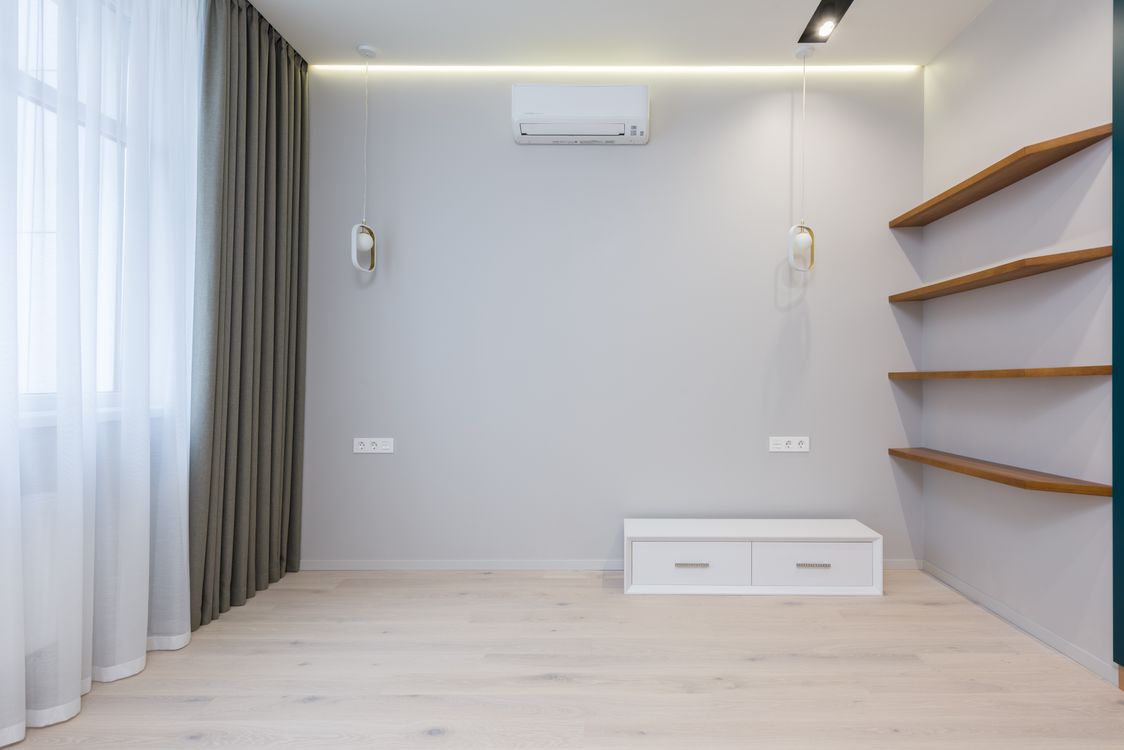 Schone woonkamer met gemonteerde airco in Tilburg